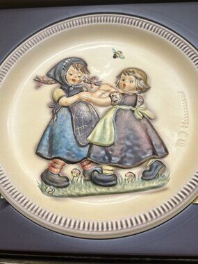 Goebel 1980 M.J. Hummel Second Anniversary Spring Dance Plate 10" in Box Rare